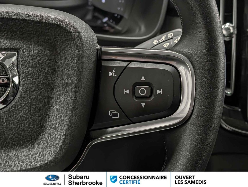 2025 Volvo XC40 Plus Bright Theme in Sherbrooke, Quebec - 13 - w1024h768px