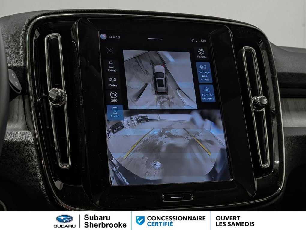 2025 Volvo XC40 Plus Bright Theme in Sherbrooke, Quebec - 12 - w1024h768px