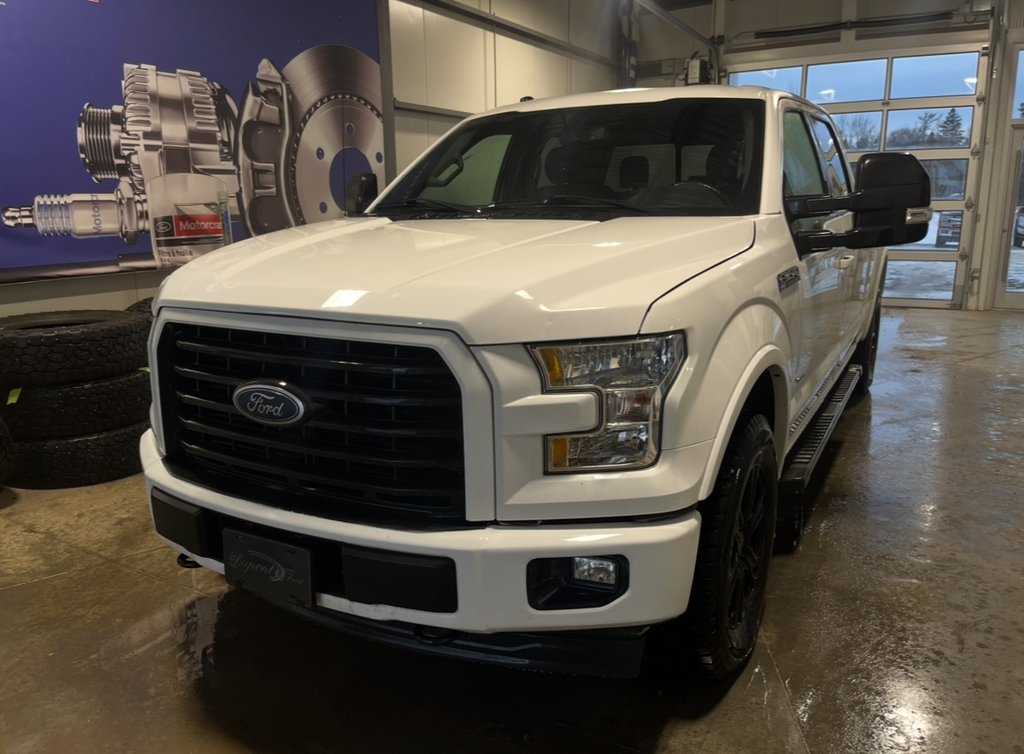 Ford F-150 Cab SuperCrew 4RM 157 po XLT 2017 à New Richmond, Québec - 1 - w1024h768px