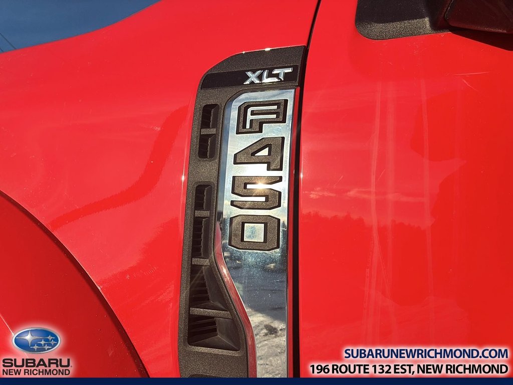 Ford Super Duty F-450 DRW XLT cabine 6 places 4RM caisse de 8 pi 2023 à New Richmond, Québec - 11 - w1024h768px