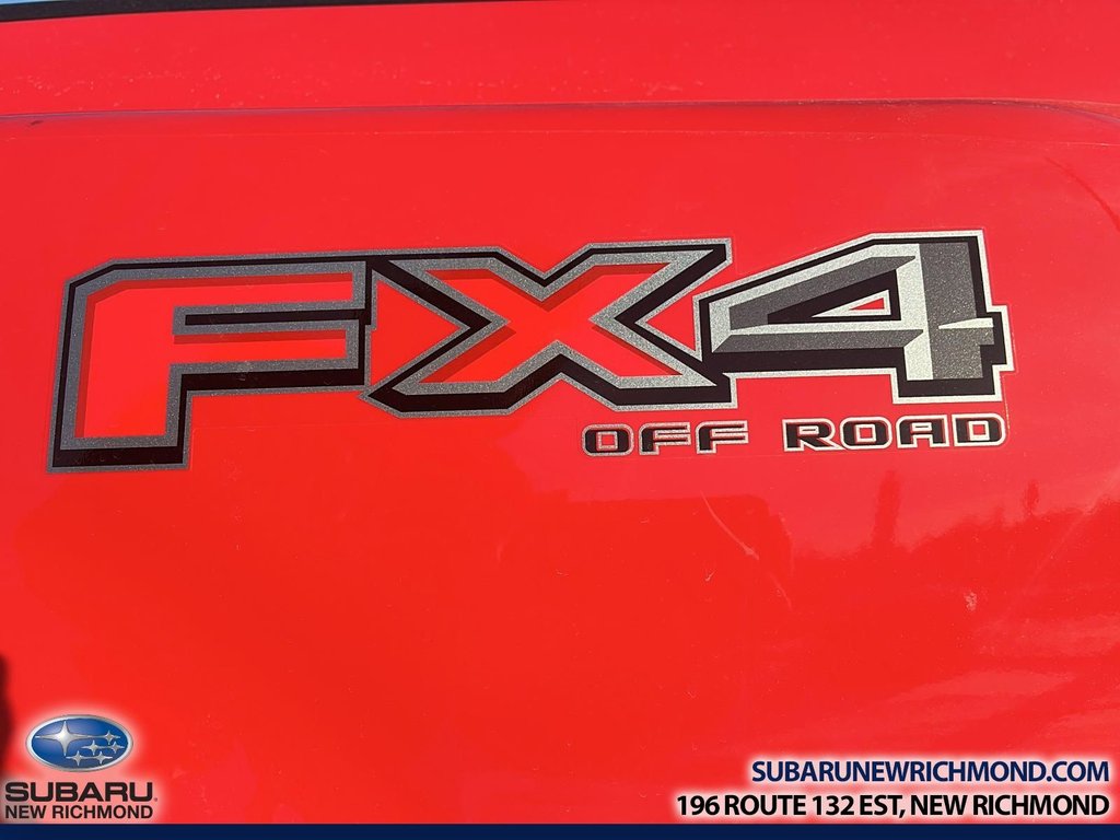 Ford Super Duty F-450 DRW XLT cabine 6 places 4RM caisse de 8 pi 2023 à New Richmond, Québec - 29 - w1024h768px