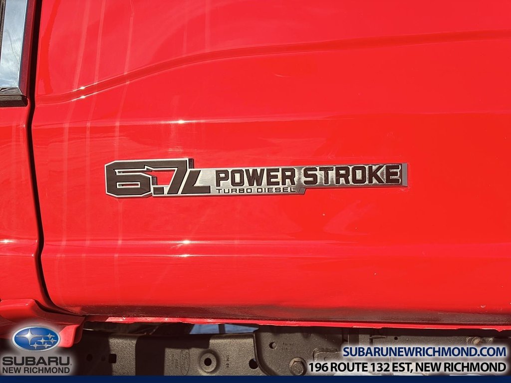 Ford Super Duty F-450 DRW XLT cabine 6 places 4RM caisse de 8 pi 2023 à New Richmond, Québec - 37 - w1024h768px