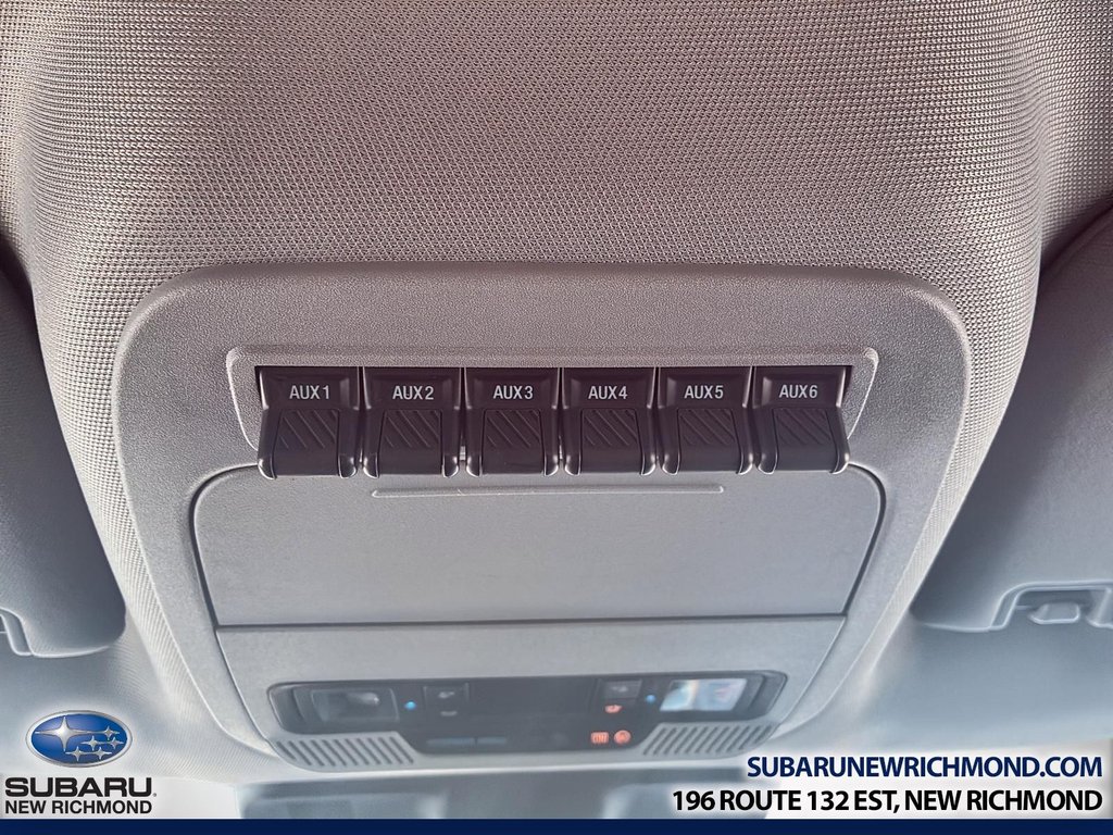 Ford Super Duty F-450 DRW XLT cabine 6 places 4RM caisse de 8 pi 2023 à New Richmond, Québec - 31 - w1024h768px