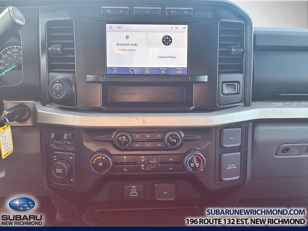 Ford Super Duty F-450 DRW XLT cabine 6 places 4RM caisse de 8 pi 2023 à New Richmond, Québec - 25 - w1024h768px