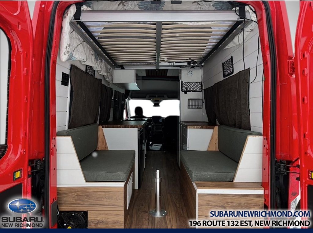 2025 Ford Transit T-250 EL TI toit surélevé 148 po PNBV de 9 070 lb in New Richmond, Quebec - 11 - w1024h768px