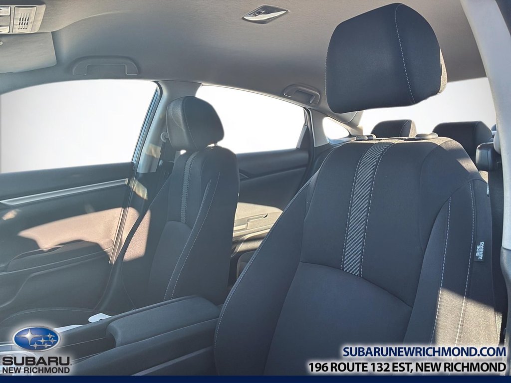 Honda Civic Sedan LX 2017 à New Richmond, Québec - 9 - w1024h768px