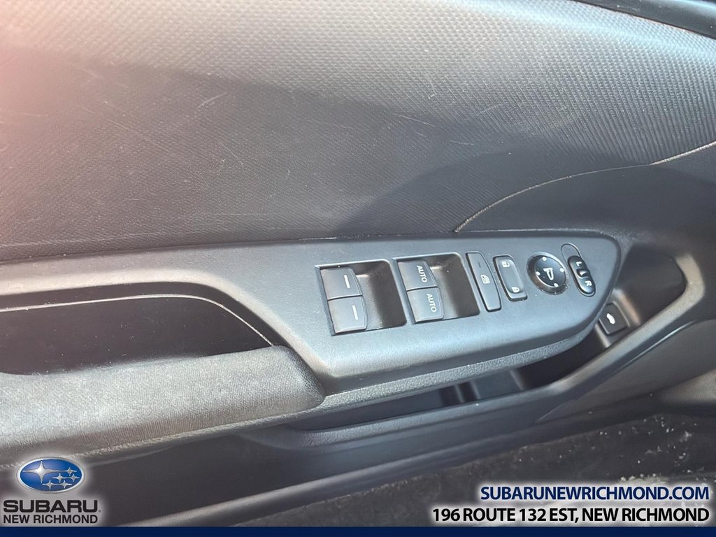 Honda Civic Sedan LX 2017 à New Richmond, Québec - 11 - w1024h768px