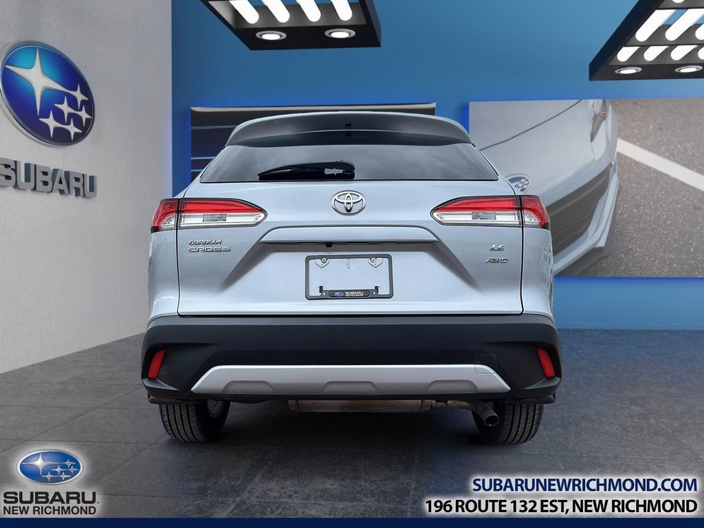 2023 Toyota Corolla Cross LE in New Richmond, Quebec - 3 - w1024h768px