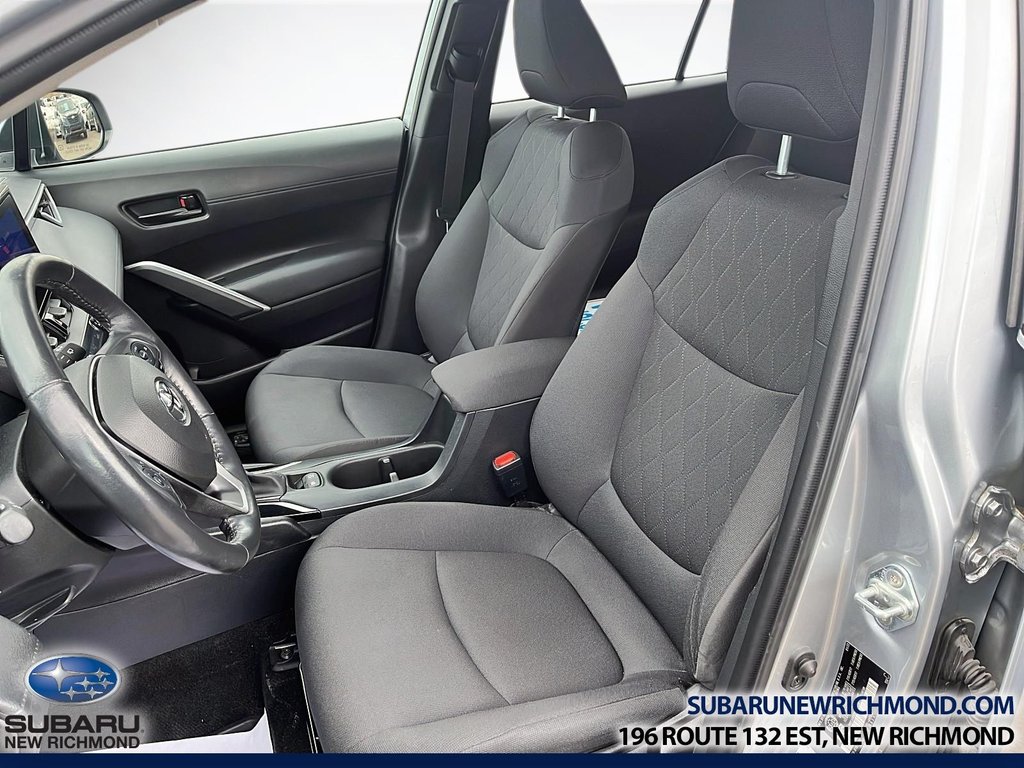 2023 Toyota Corolla Cross LE in New Richmond, Quebec - 12 - w1024h768px