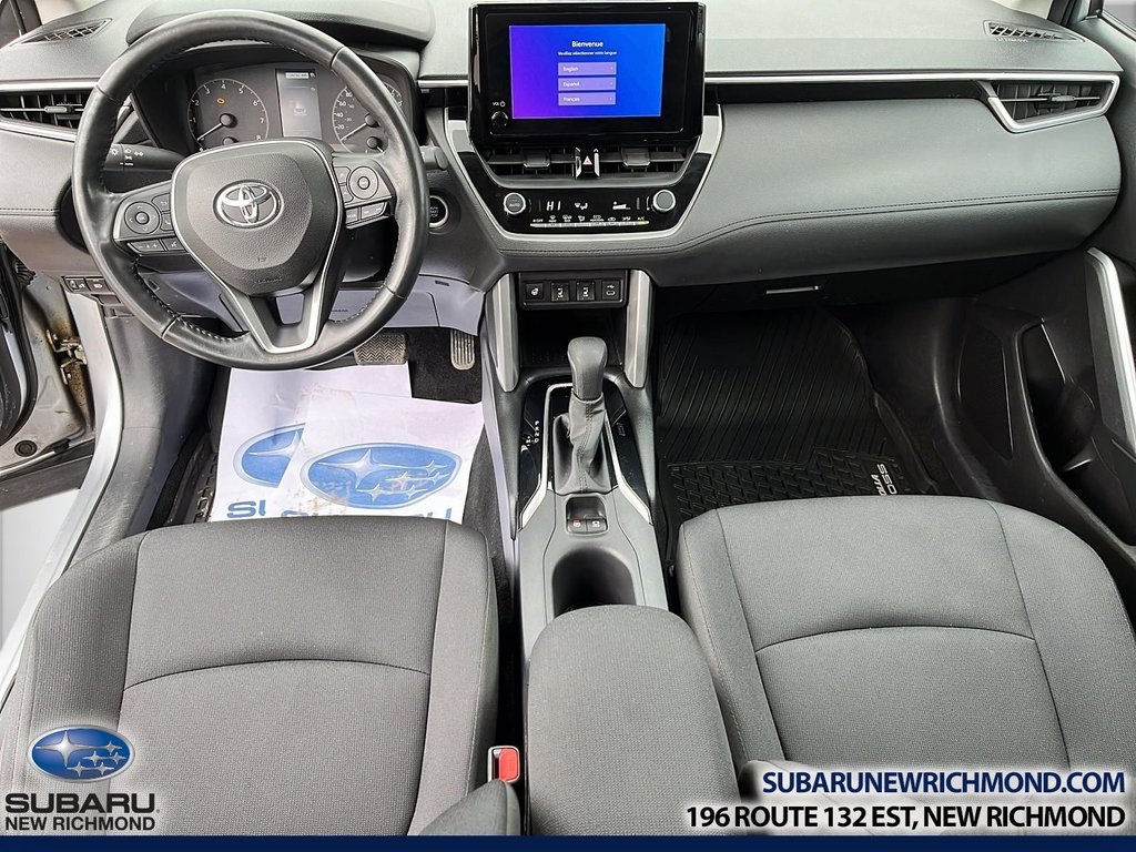 2023 Toyota Corolla Cross LE in New Richmond, Quebec - 13 - w1024h768px