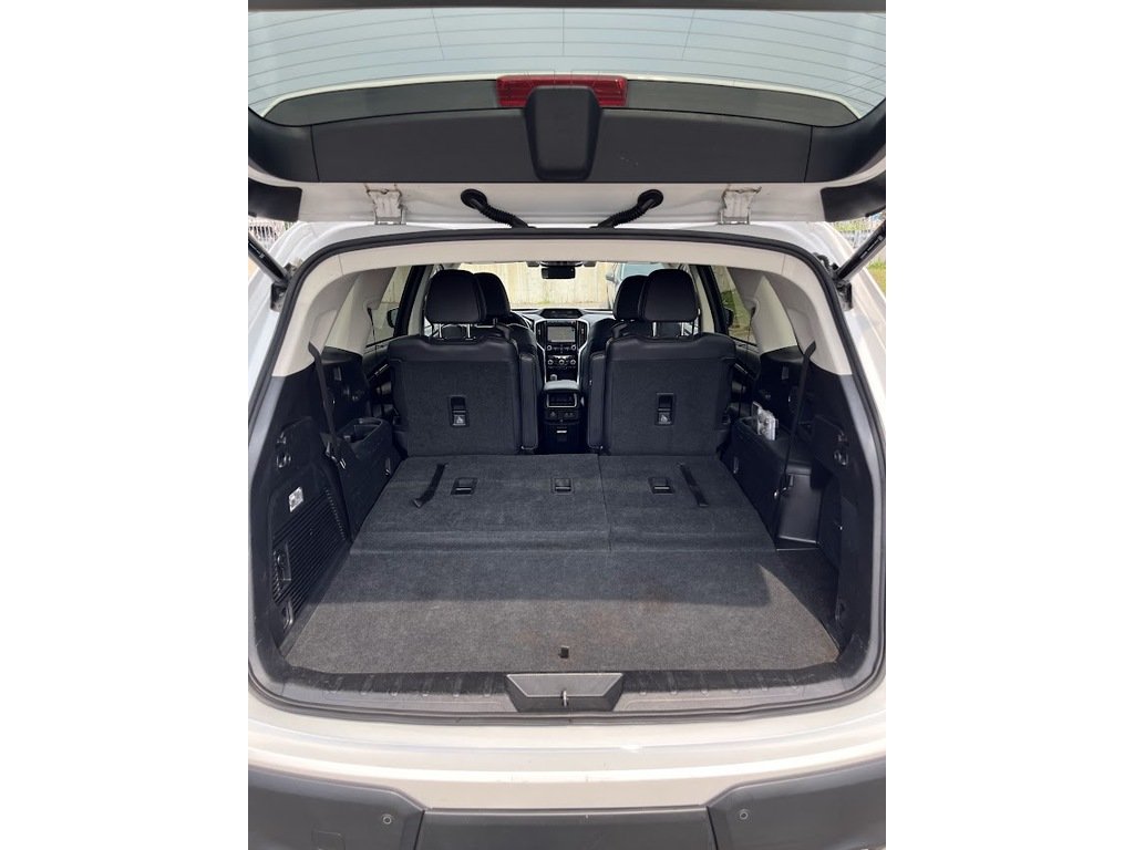 2021 Subaru ASCENT Premier in Kingston, Ontario - 8 - w1024h768px