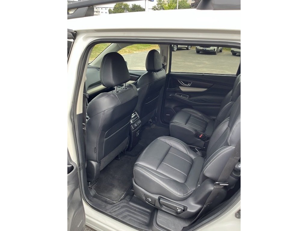 2021 Subaru ASCENT Premier in Kingston, Ontario - 7 - w1024h768px