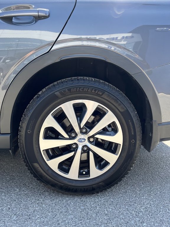 2020 Subaru Outback Touring in Kingston, Ontario - 6 - w1024h768px