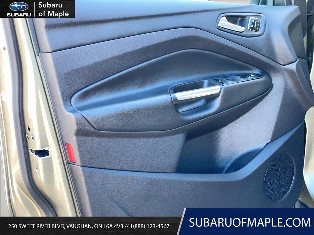 2014 Ford Escape Titanium - AWD in Vaughan, Ontario - 12 - w1024h768px
