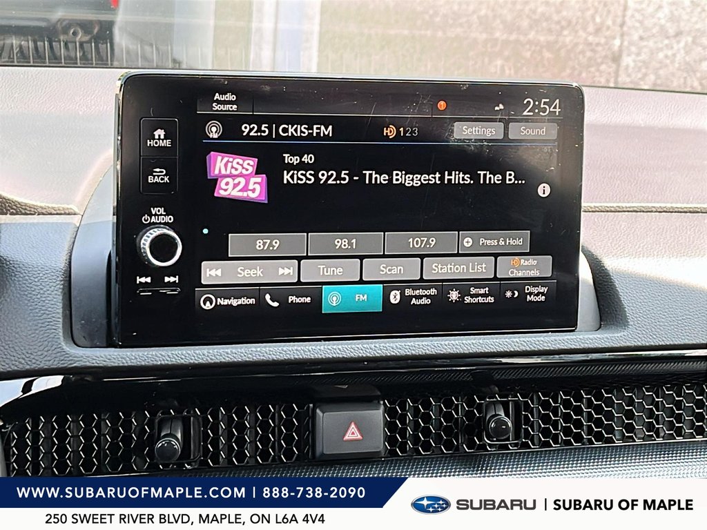 2023 Honda CR-V Touring Hybrid 4WD in Vaughan, Ontario - 17 - w1024h768px