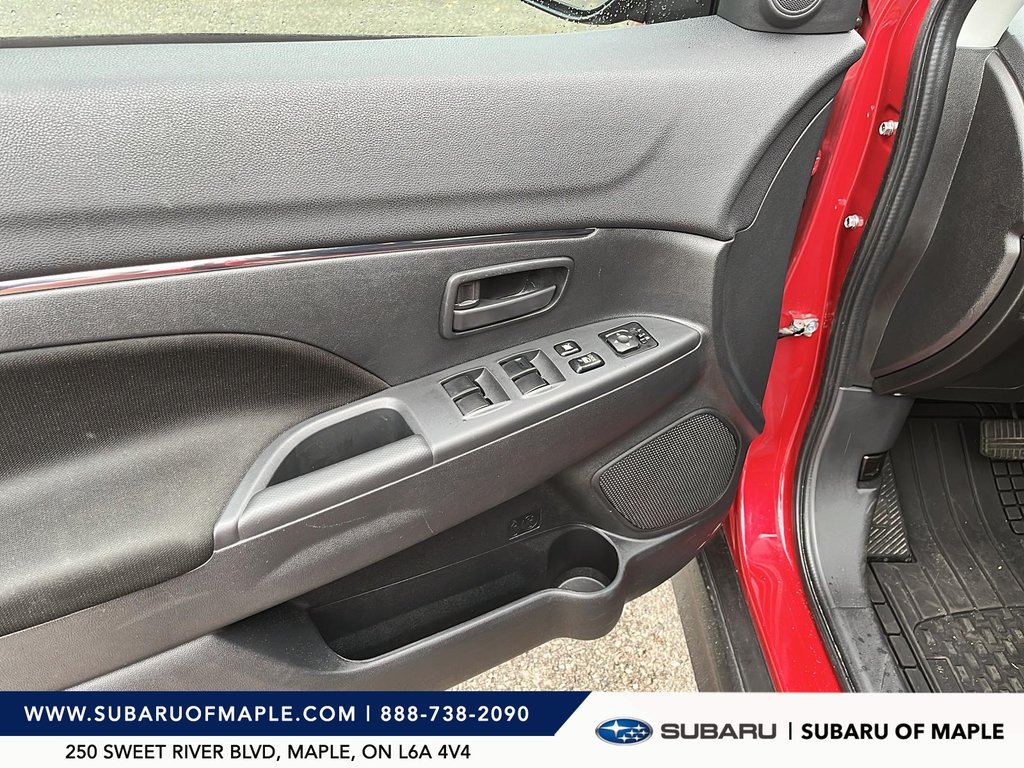 2023 Mitsubishi RVR ES FWD - CVT in Vaughan, Ontario - 8 - w1024h768px
