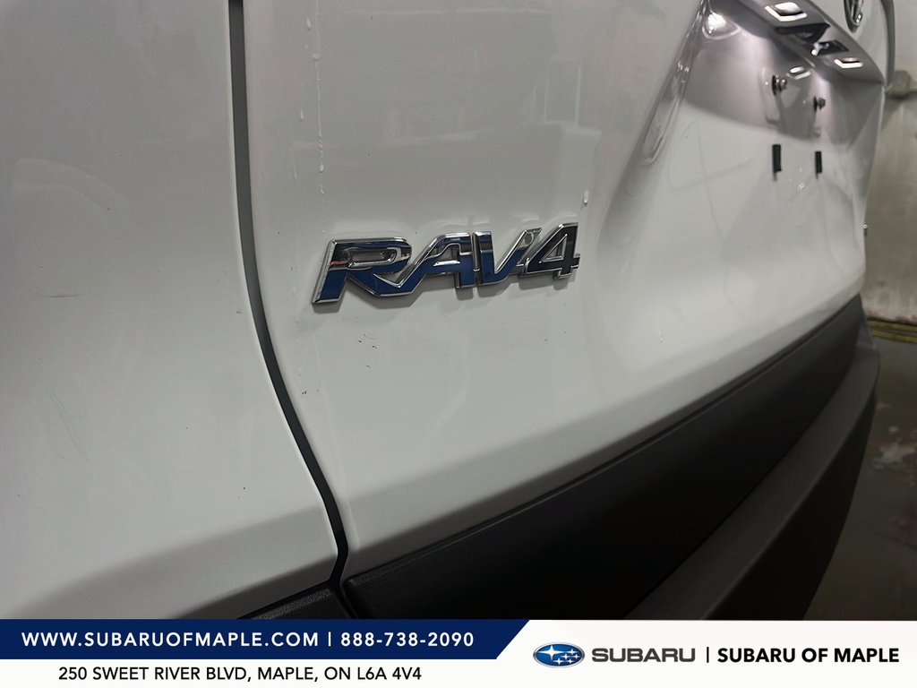 2023 Toyota RAV4 Hybrid LE AWD in Vaughan, Ontario - 16 - w1024h768px