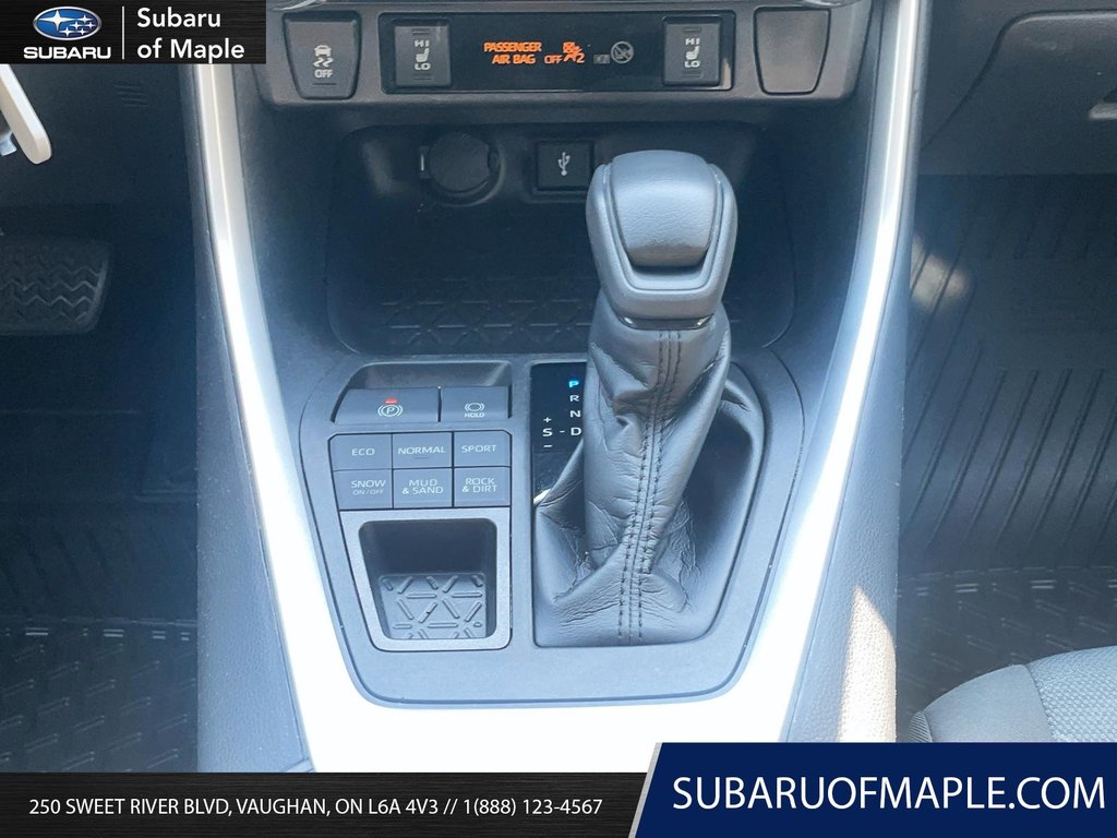 2020 Toyota RAV4 AWD LE in Vaughan, Ontario - 15 - w1024h768px