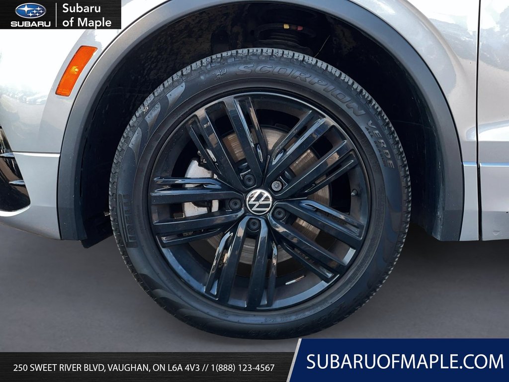 2022 Volkswagen Tiguan Comfortline R-Line Black 2.0T 8sp at w/Tip 4M in Vaughan, Ontario - 7 - w1024h768px