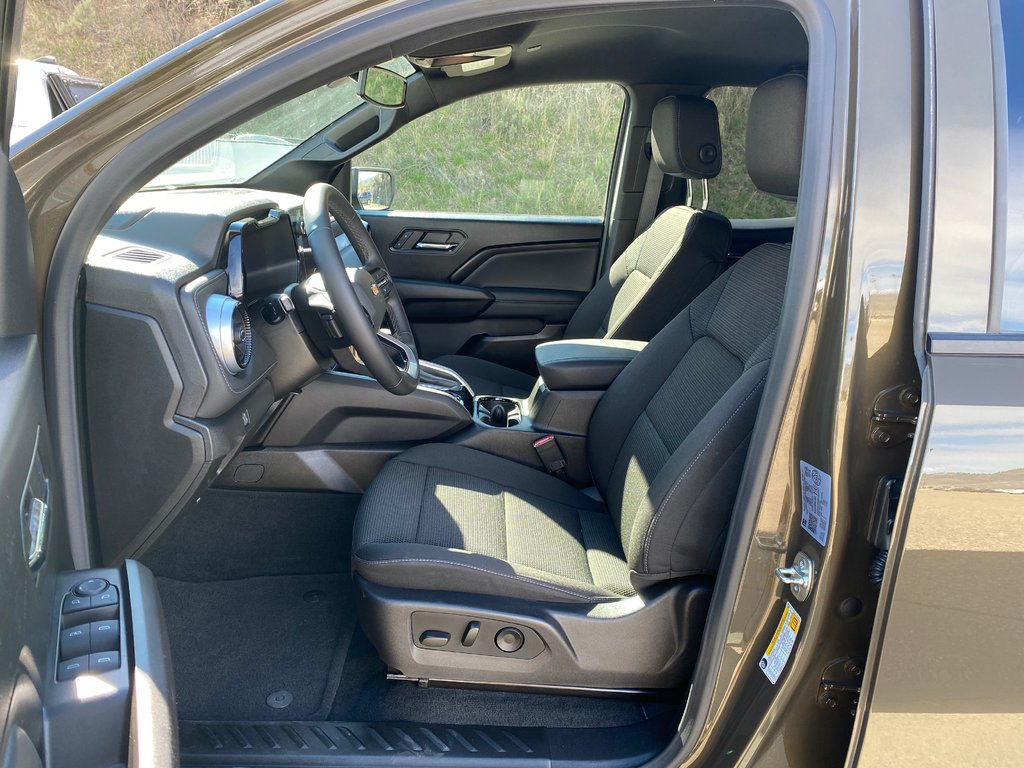 2024 Chevrolet Colorado 4WD LT in Kamloops, British Columbia - 13 - w1024h768px