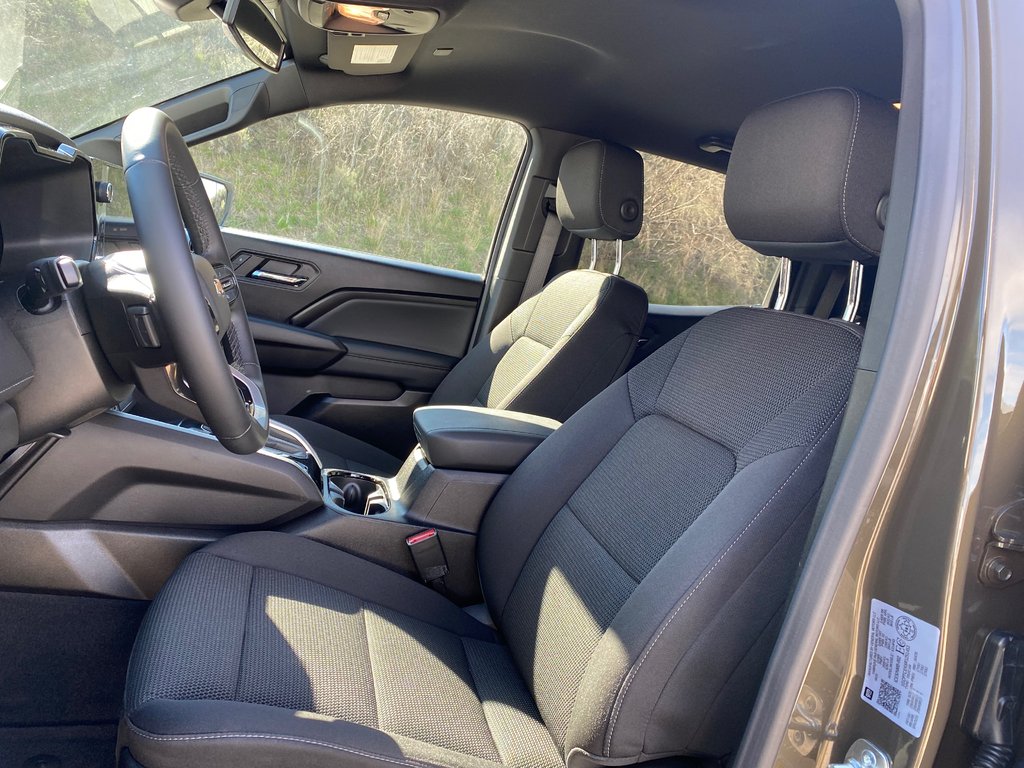 2024 Chevrolet Colorado 4WD LT in Kamloops, British Columbia - 14 - w1024h768px