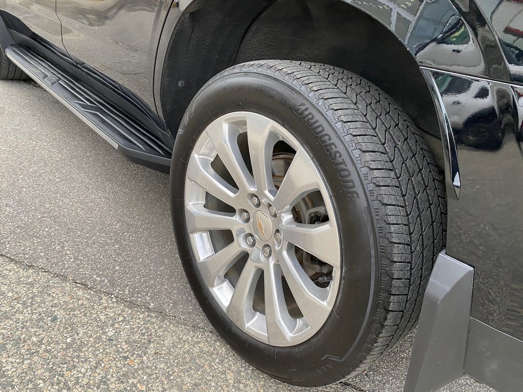 2022 Chevrolet Tahoe LT in Kamloops, British Columbia - 8 - w1024h768px