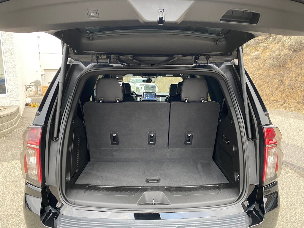 2022 Chevrolet Tahoe LT in Kamloops, British Columbia - 9 - w1024h768px