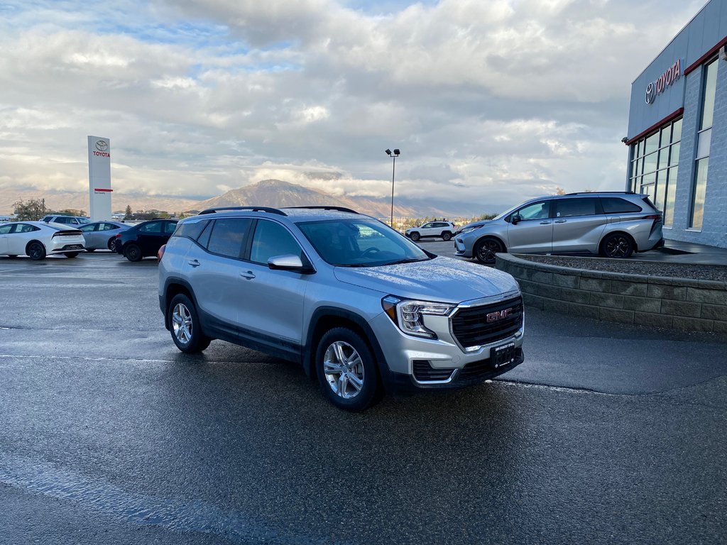 2022 GMC Terrain SLE in Kamloops, British Columbia - 1 - w1024h768px