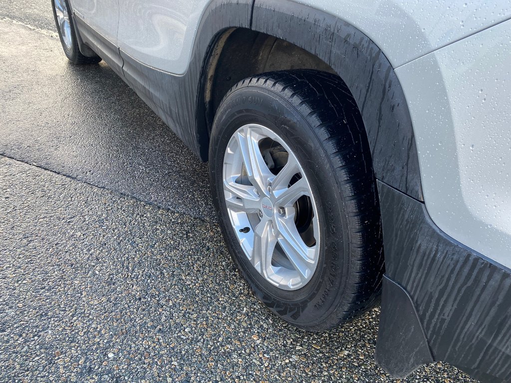 2022 GMC Terrain SLE in Kamloops, British Columbia - 8 - w1024h768px