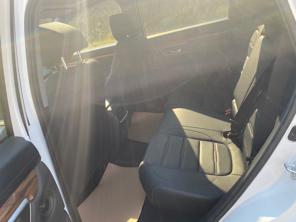 2021 Honda CR-V Touring AWD in Kamloops, British Columbia - 9 - w1024h768px
