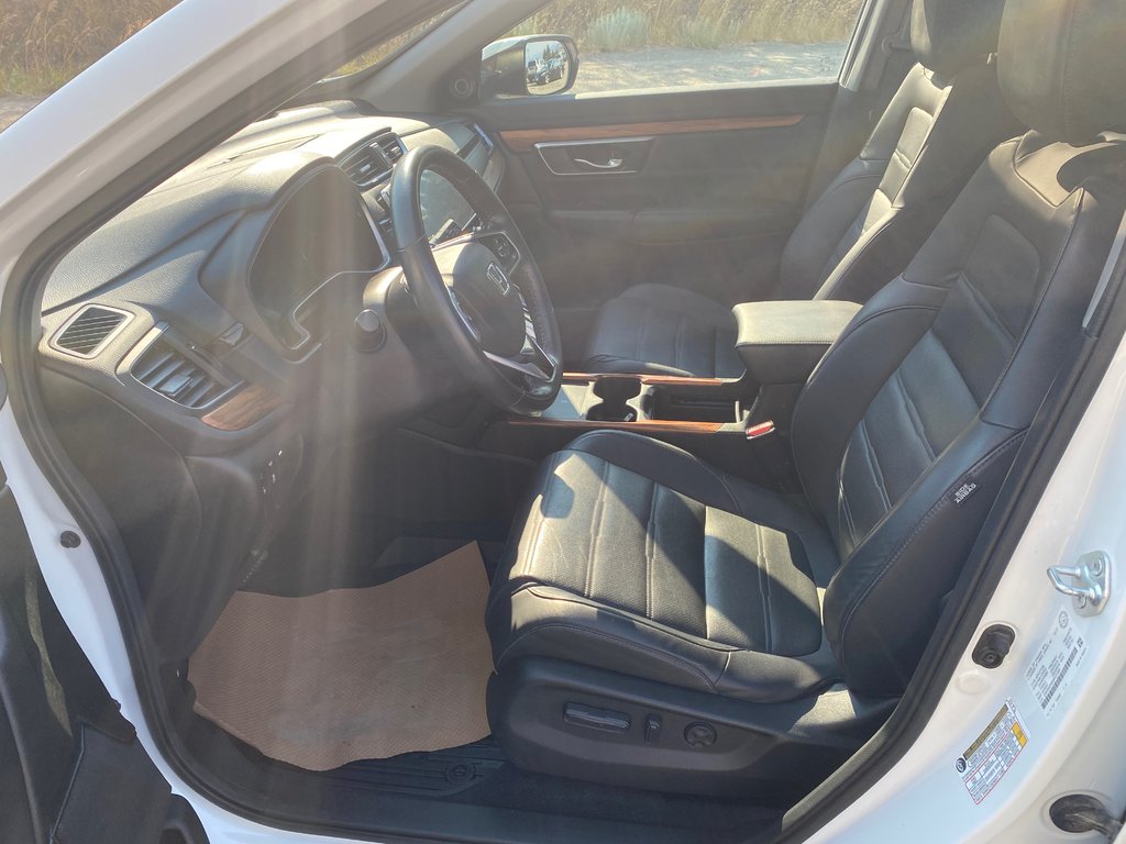 2021 Honda CR-V Touring AWD in Kamloops, British Columbia - 7 - w1024h768px