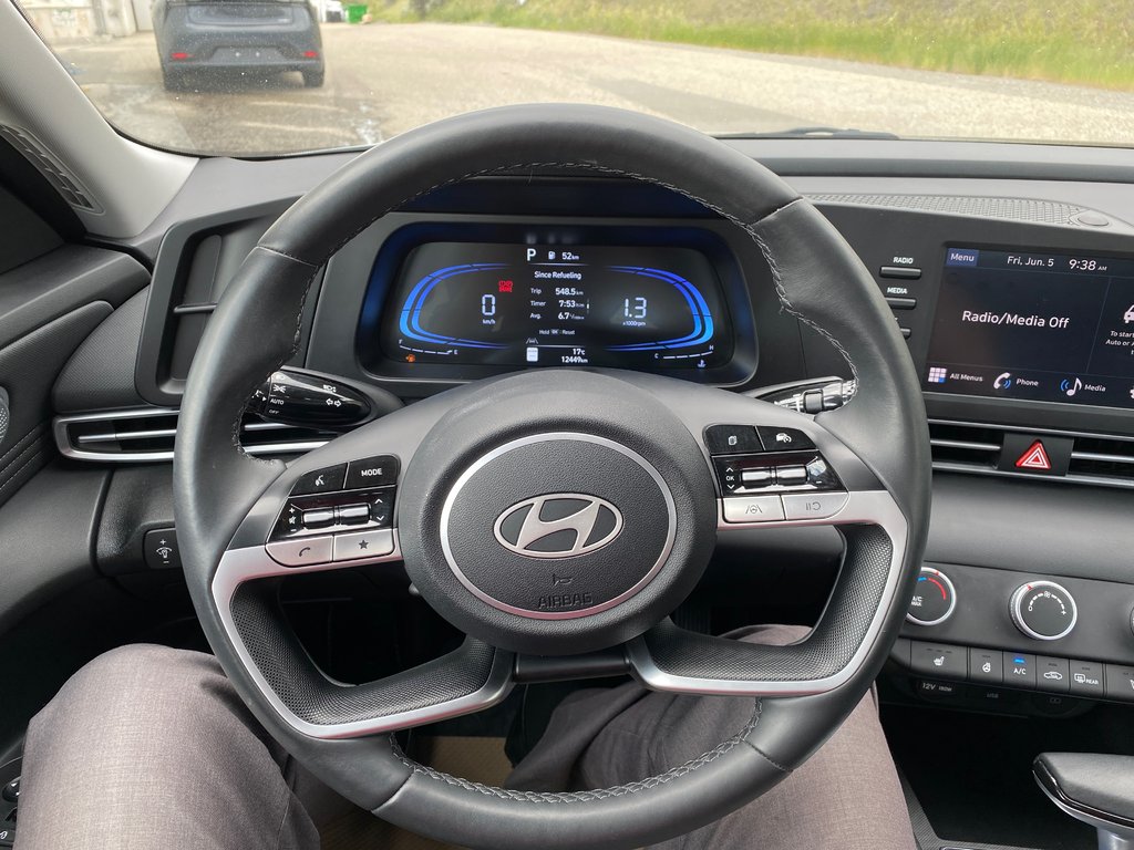 2025 Hyundai Elantra Preferred in Kamloops, British Columbia - 16 - w1024h768px