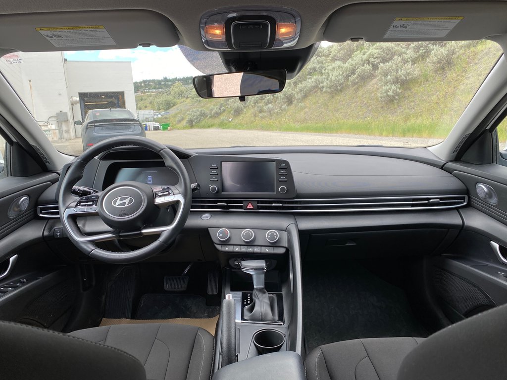 2025 Hyundai Elantra Preferred in Kamloops, British Columbia - 12 - w1024h768px