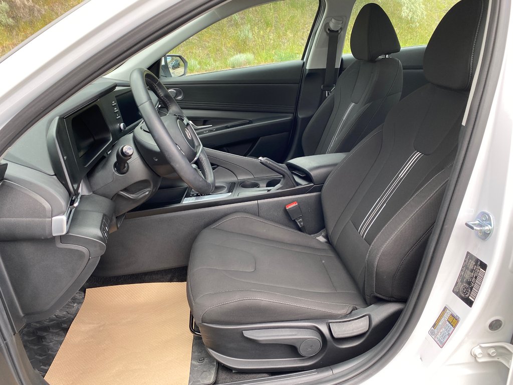 2025 Hyundai Elantra Preferred in Kamloops, British Columbia - 13 - w1024h768px
