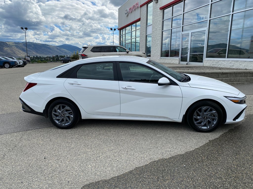 2025 Hyundai Elantra Preferred in Kamloops, British Columbia - 2 - w1024h768px