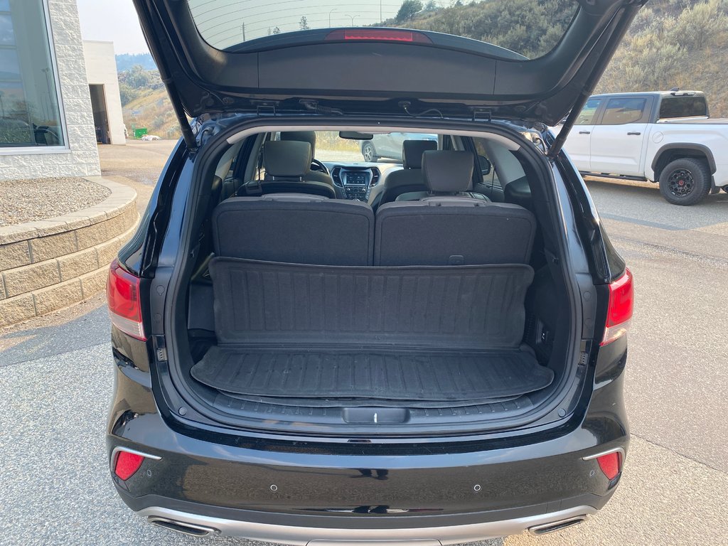 2019 Hyundai Santa Fe XL Luxury in Kamloops, British Columbia - 9 - w1024h768px