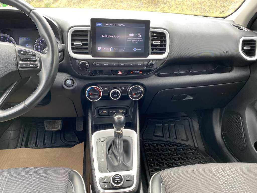 2022 Hyundai Venue Urban in Kamloops, British Columbia - 14 - w1024h768px