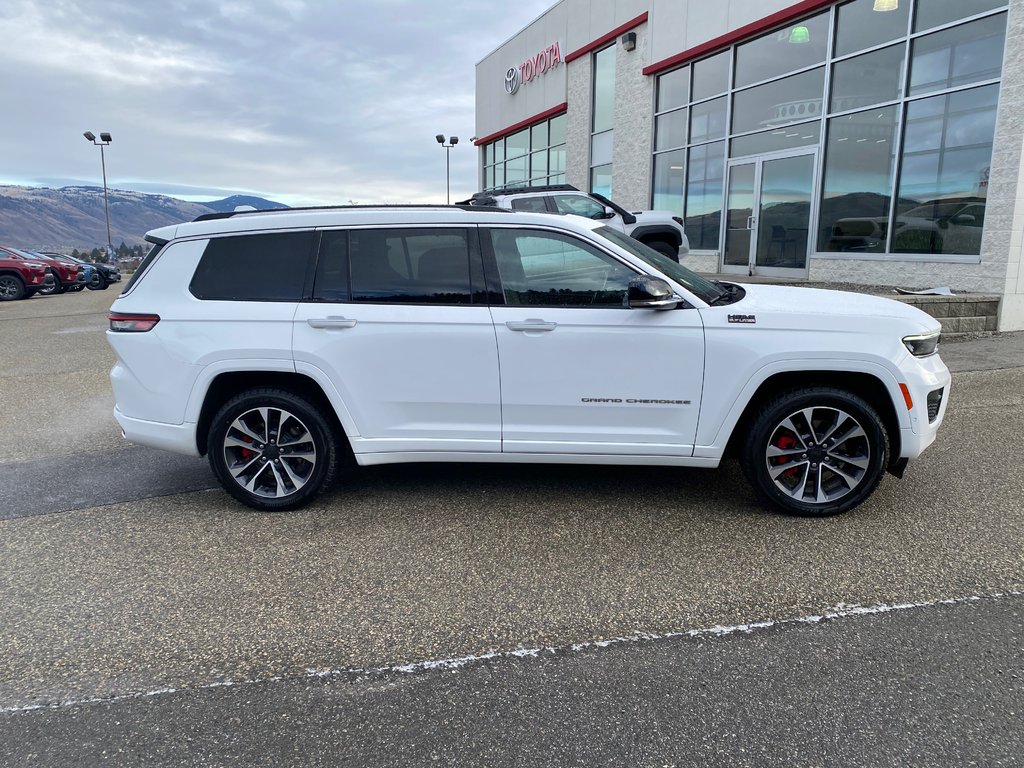 2022 Jeep Grand Cherokee L Overland in Kamloops, British Columbia - 2 - w1024h768px
