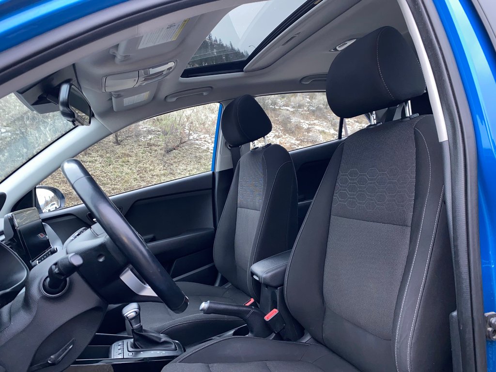 2021 Kia Rio 5-door EX Premium Hatchback in Kamloops, British Columbia - 8 - w1024h768px