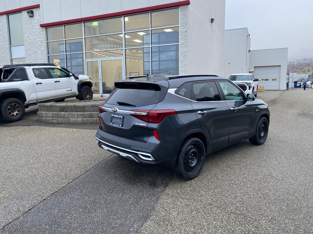 2021 Kia Seltos SX Turbo in Kamloops, British Columbia - 3 - w1024h768px