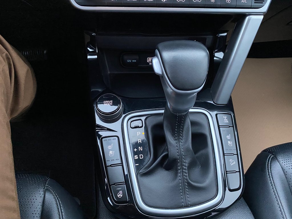 2021 Kia Seltos SX Turbo in Kamloops, British Columbia - 16 - w1024h768px