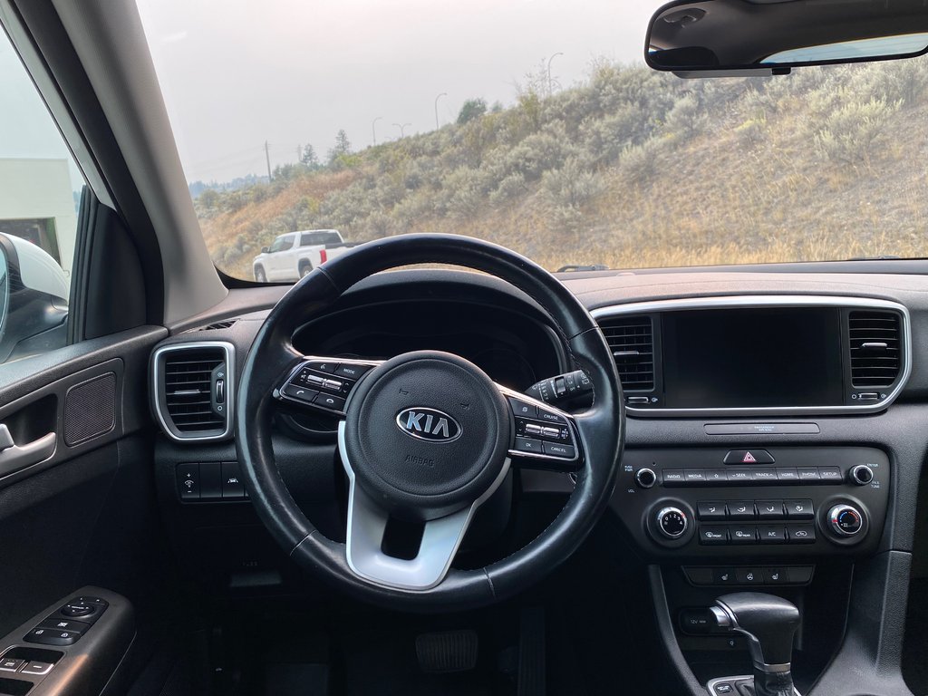 2020 Kia Sportage EX Premium in Kamloops, British Columbia - 9 - w1024h768px