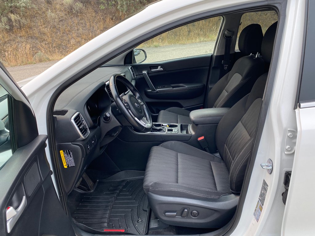 2020 Kia Sportage EX Premium in Kamloops, British Columbia - 7 - w1024h768px