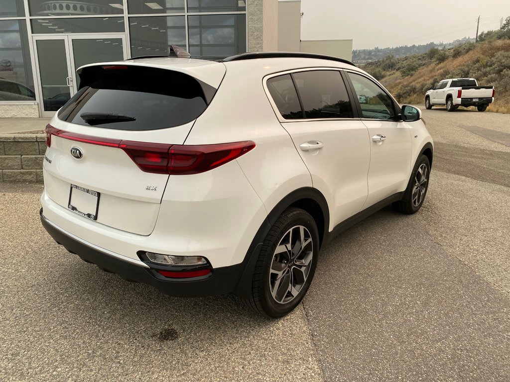 2020 Kia Sportage EX Premium in Kamloops, British Columbia - 2 - w1024h768px