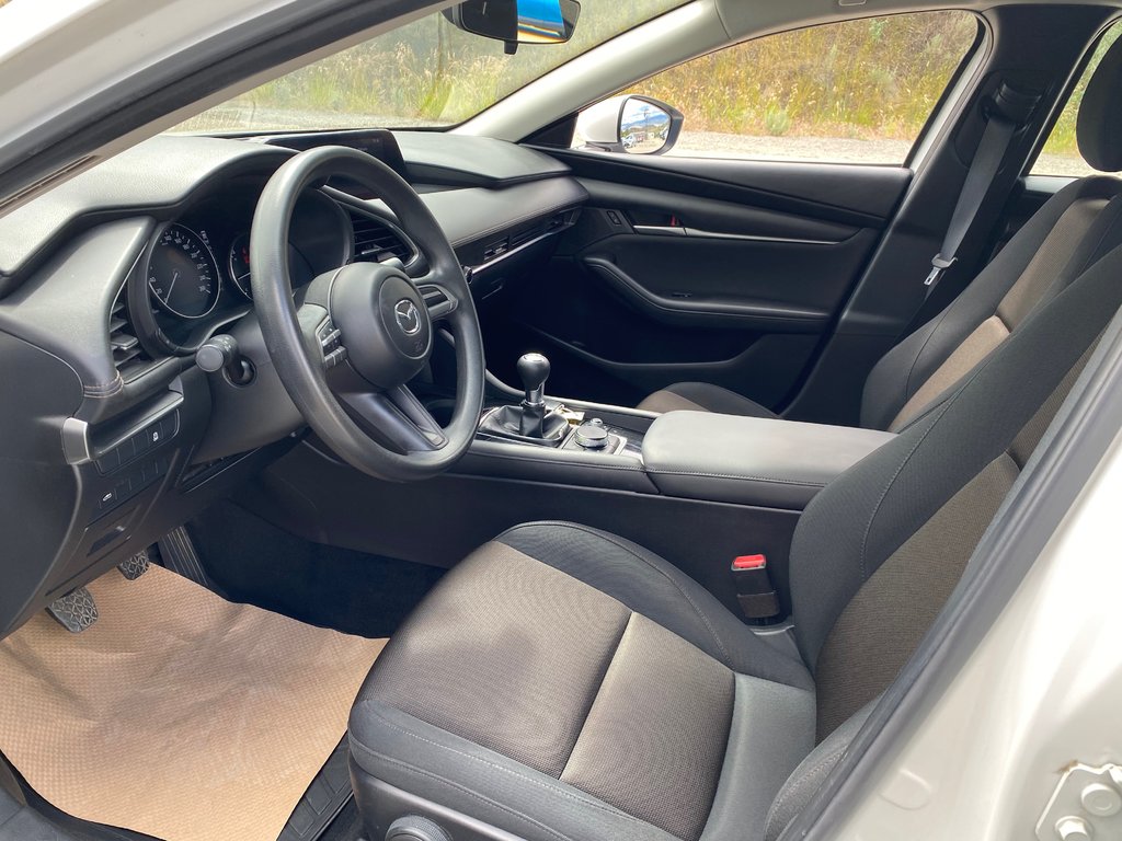 2019 Mazda Mazda3 GX in Kamloops, British Columbia - 7 - w1024h768px