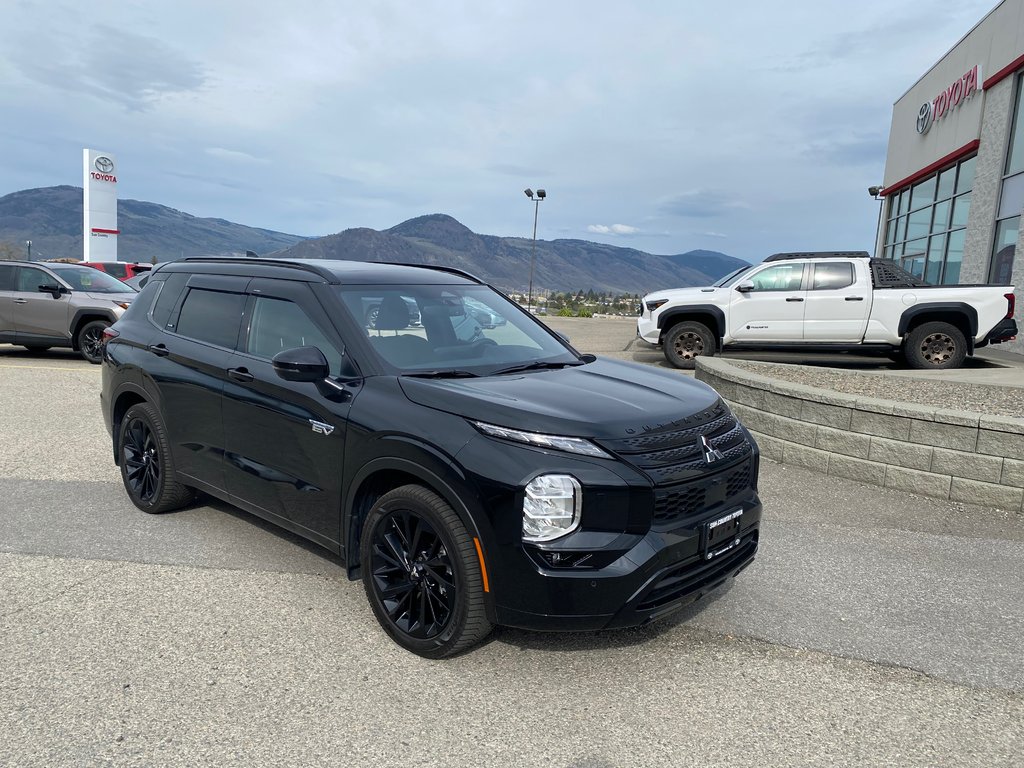 2025 Mitsubishi Outlander Plug-In Hybrid SEL in Kamloops, British Columbia - 1 - w1024h768px