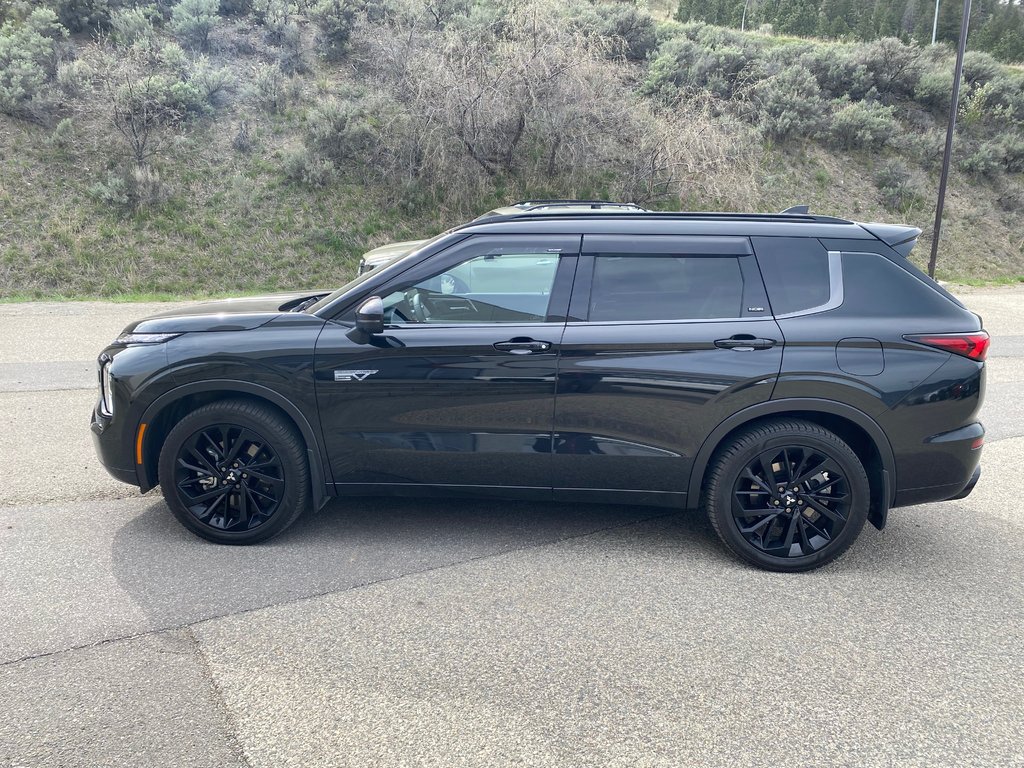 2025 Mitsubishi Outlander Plug-In Hybrid SEL in Kamloops, British Columbia - 5 - w1024h768px