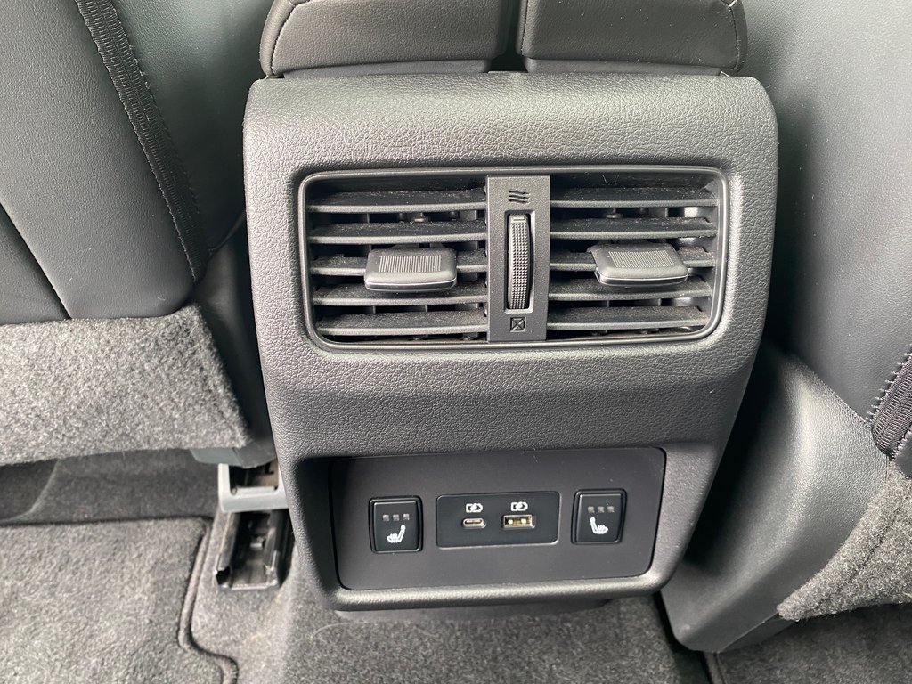 2021 Nissan Rogue SV AWD in Kamloops, British Columbia - 13 - w1024h768px