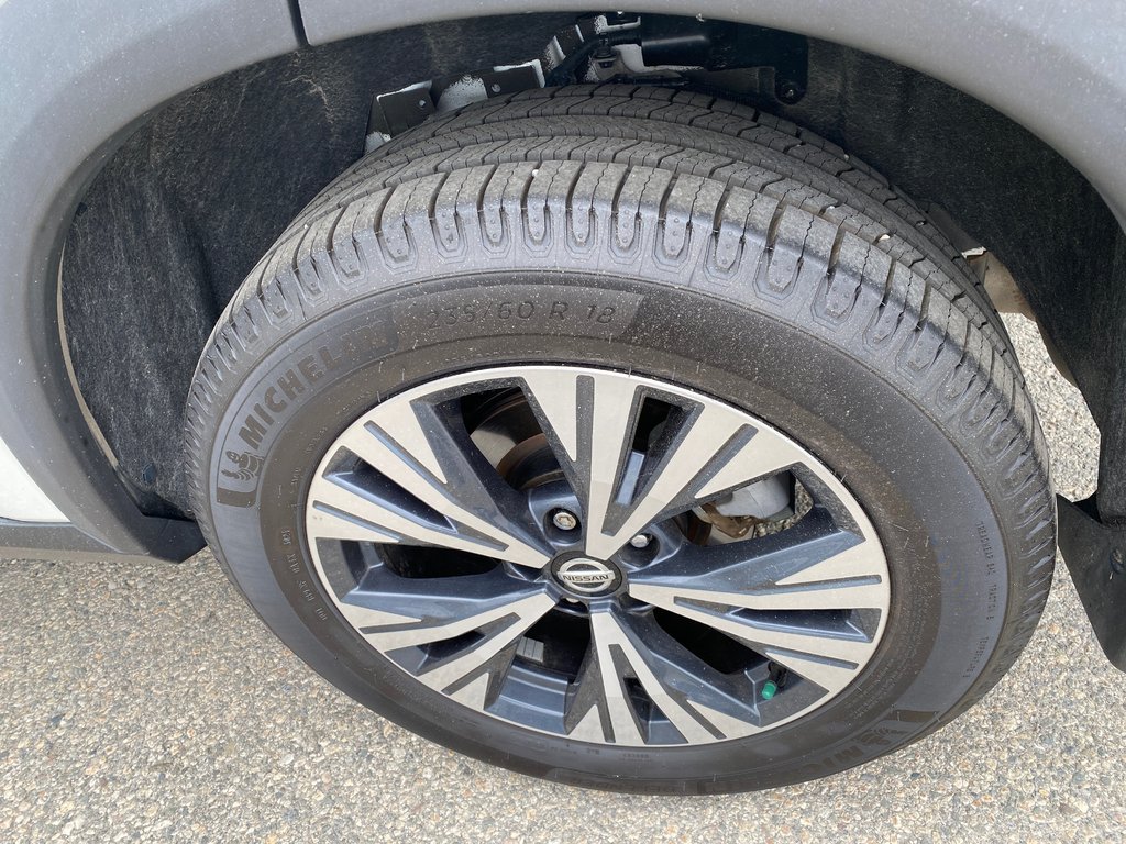 2021 Nissan Rogue SV AWD in Kamloops, British Columbia - 10 - w1024h768px