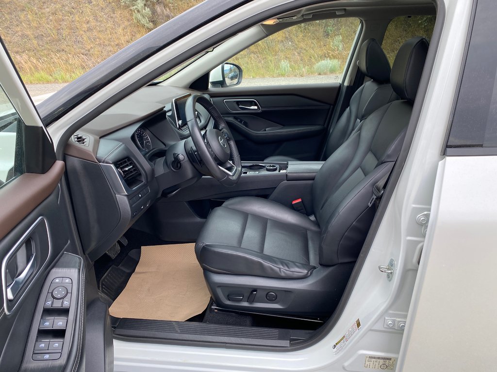 2021 Nissan Rogue SV AWD in Kamloops, British Columbia - 14 - w1024h768px